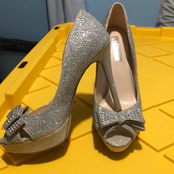 Heels - Picture 2 of 3